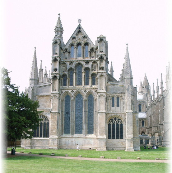 храмы Англии, готический собор, посмотреть Кембридж, тюльпаны Англии 